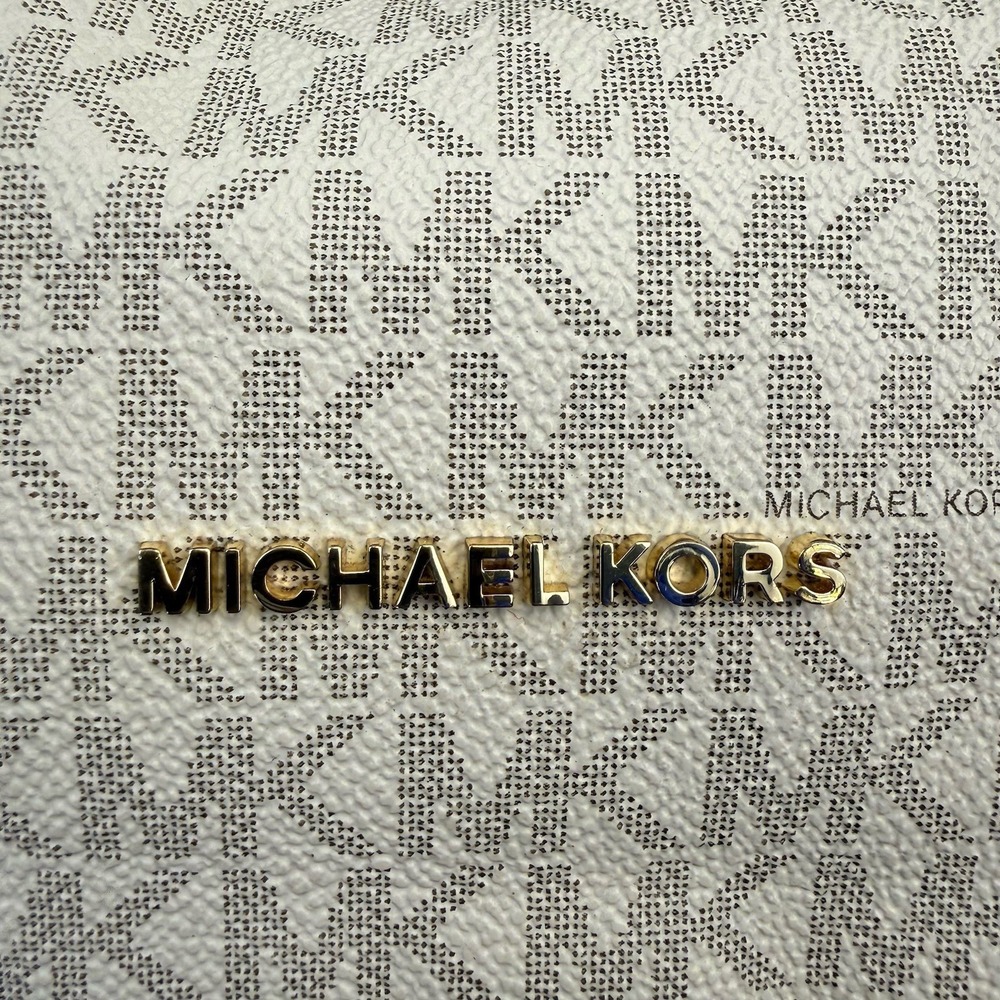 Michael Michael Kors Newbury Chain Shoulder Bag Vinilla Acorn  EUC - Picture 3 of 15